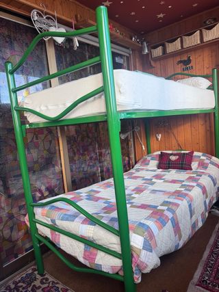 Litera metálica verde