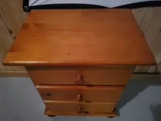 Mesita de noche mas...