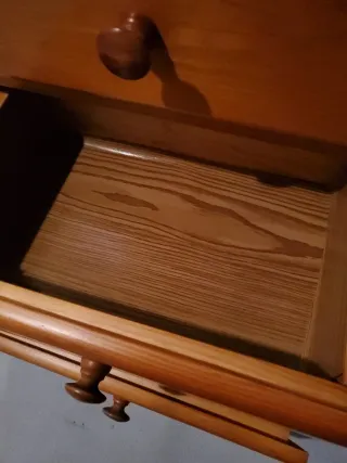 Mesita de noche mas...