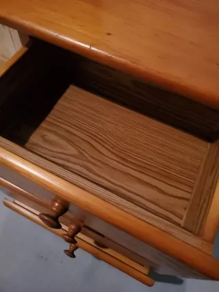 Mesita de noche mas...