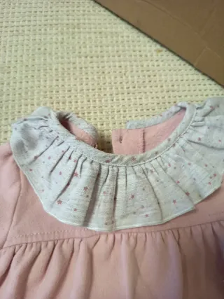 Conjunto  Jesusito niña rosa con volantes