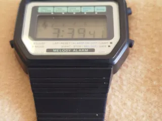 Reloj Casio Melody Digital 82 H108 M-12 vintage