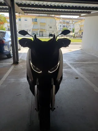 Yamaha Xmax 300 - Maxi Scooter