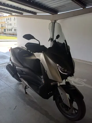 Yamaha Xmax 300 - Maxi Scooter