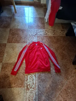 Giubbotto sportivo Adidas rosso