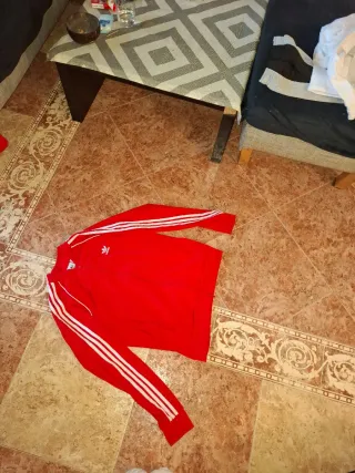 Giubbotto sportivo Adidas rosso