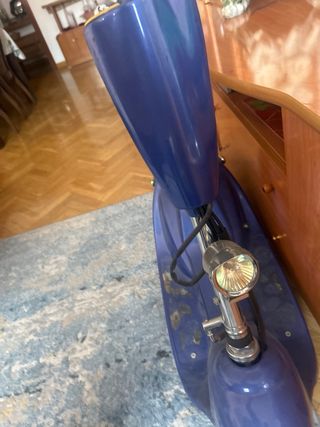 Patinete eléctrico para piezas , se enciende .