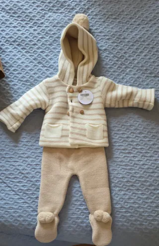 Conjunto bebé punto rayas capota pompom