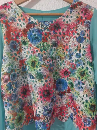 Blusa floral manga larga