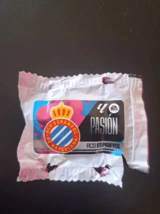 Cromos chicle Liga Este 25-26.
