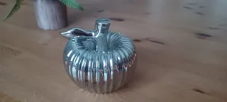 Soprammobile vintage mela ceramica argentata