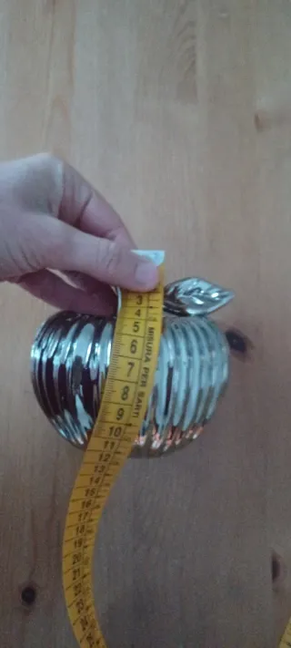 Soprammobile vintage mela ceramica argentata