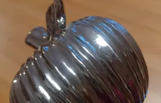 Soprammobile vintage mela ceramica argentata