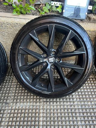 Llantas Seat FR 18” con 4 neumáticos