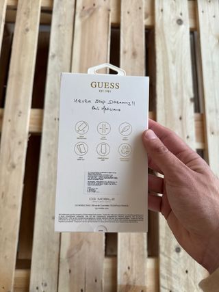 Capa Guess 4G Nauble Card Triangle iPhone 17