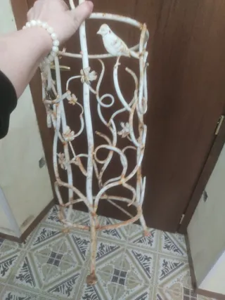 Porta ombrelli in ferro decorato con uccelli