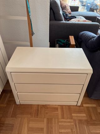 Cajonera blanca de madera grande