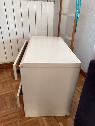 Cajonera blanca de madera grande