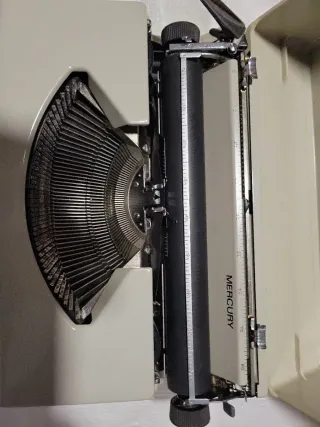Máquina de escribir Royal Mercury