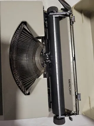 Máquina de escribir Royal Mercury