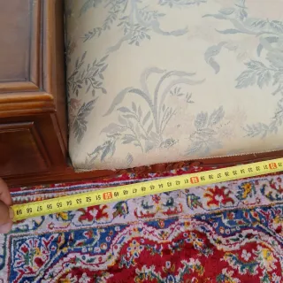 Sofá con mesa auxiliar y cajón