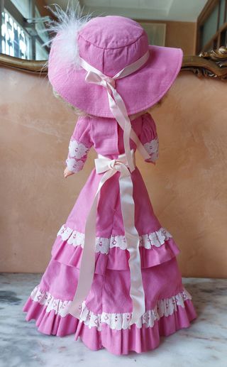 Muñeca maniquí vestida época. Alfonso '70