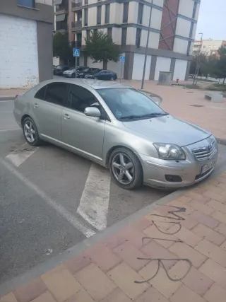 Toyota Avensis 2010
