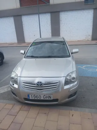 Toyota Avensis 2010
