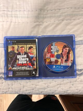 GTA V Premium Edition PS4 + Moto Racer 4