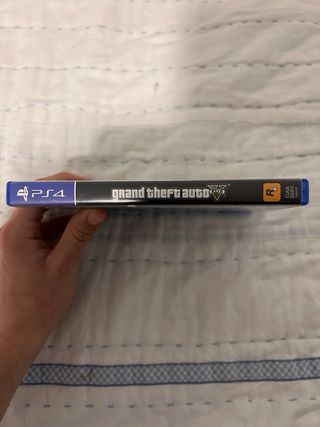 GTA V Premium Edition PS4 + Moto Racer 4