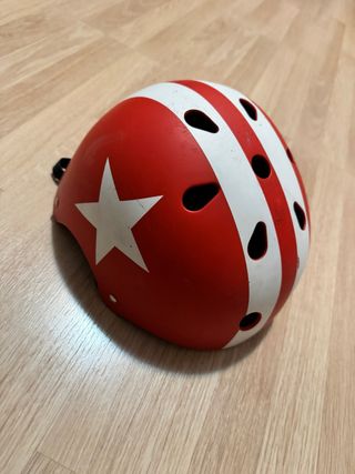 Casco infantil bici estrellas