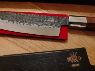 ​Santoku KŌSHIN (鋼心) 200mm – Nuovo in Box
