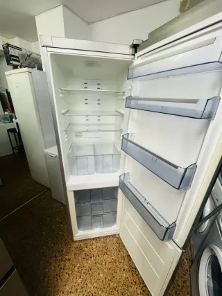 Nevera Panasonic 185cm Alto 60cm Ancho