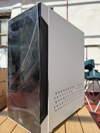 Caja Gaming MC9 Negra y Blanca