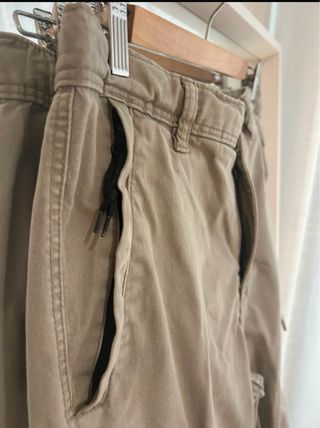 Pantalones cargo H&M beige caballero