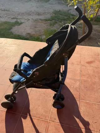 Silla de paseo Chicco azul y negra