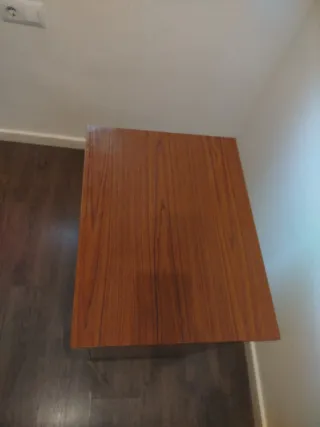 Máquina de coser Refrey con mueble