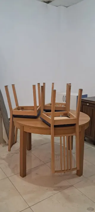 Mesa redonda extensible de madera