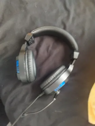 Consola PS4+volante+mando+cascos+juego