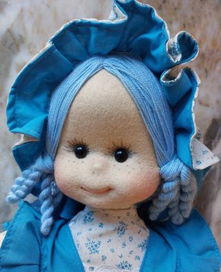 Muñeca de fieltro  tipo "Casa de la Pradera"