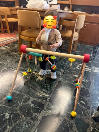 Gimnasio de madera para bebé