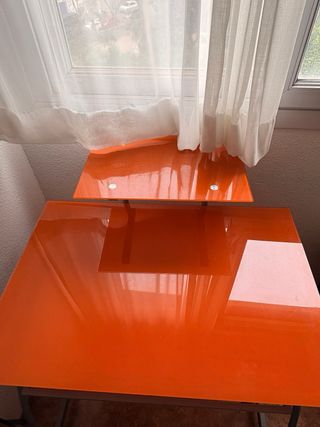 Mesa de ordenador cristal naranja