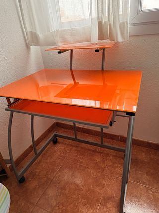 Mesa de ordenador cristal naranja