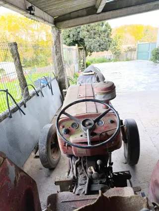 Tractor Massey Ferguson 147 averiado