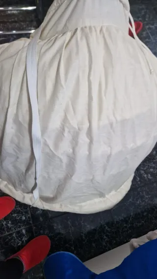 Cancán de fallera beige y blanco