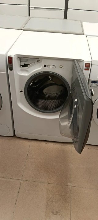 LAVADORA COM SECADORA ARISTÓN 10 KG A 7 KGRPM 1600