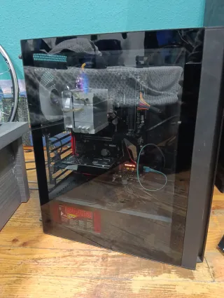 Torre PC Gigabyte Negra/Plateada