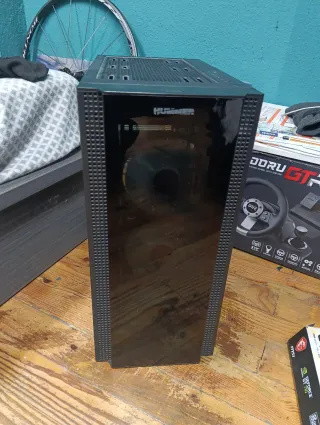 Torre PC Gigabyte Negra/Plateada