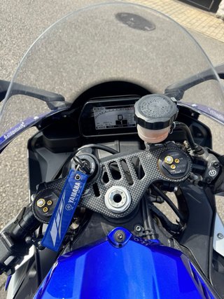 Yamaha R1 2015
