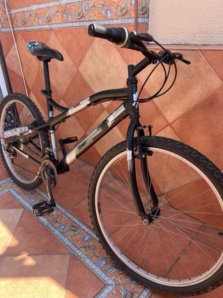 Bicicleta Rockrider 26